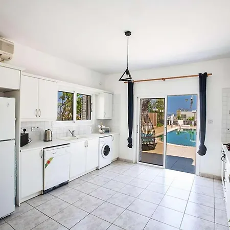 Jason 4 * Protaras