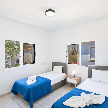 Villa Jason 4 *